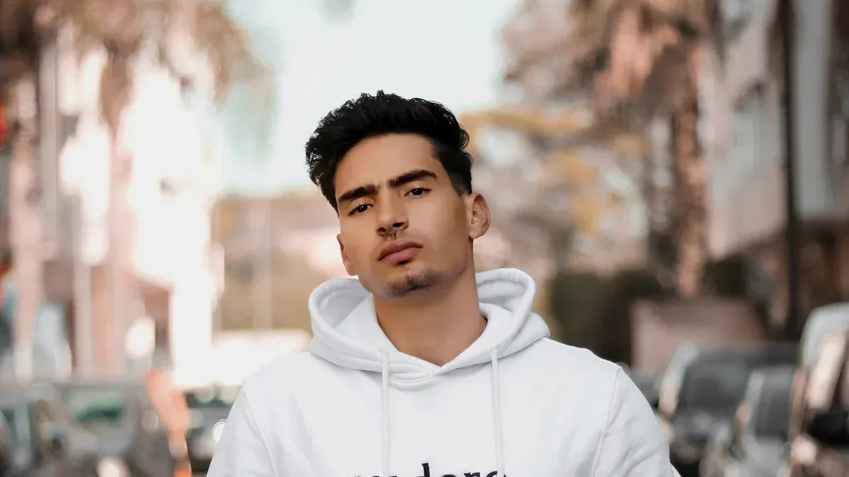 How to Choose Between Sweatshirts and Hoodies