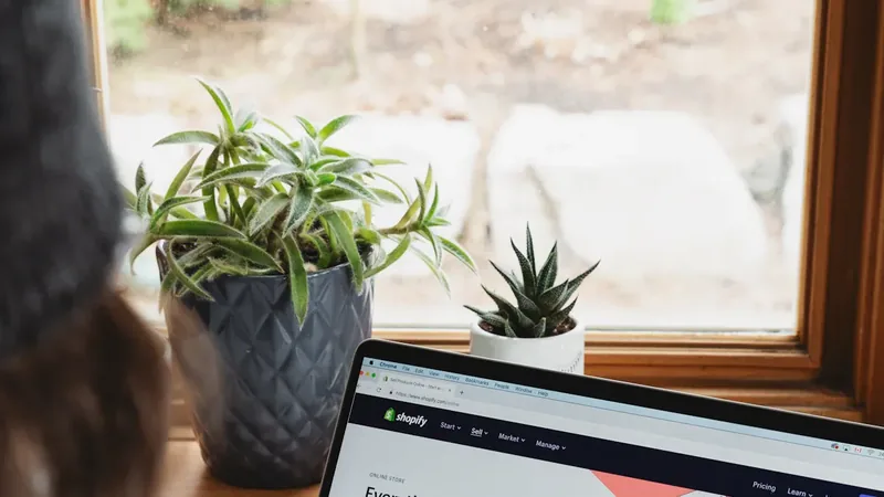 Top 10 Free Shopify Apps to Boost Your Ecommerce Store