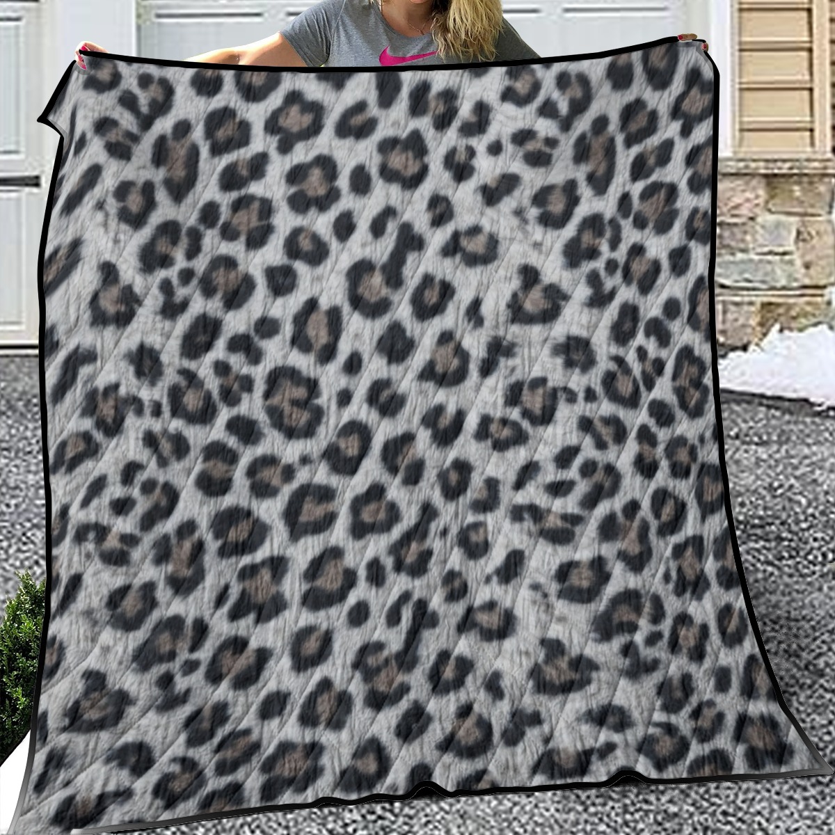 Lightweight & Breathable Quilt With Edge-wrapping Strips (PAGKN)